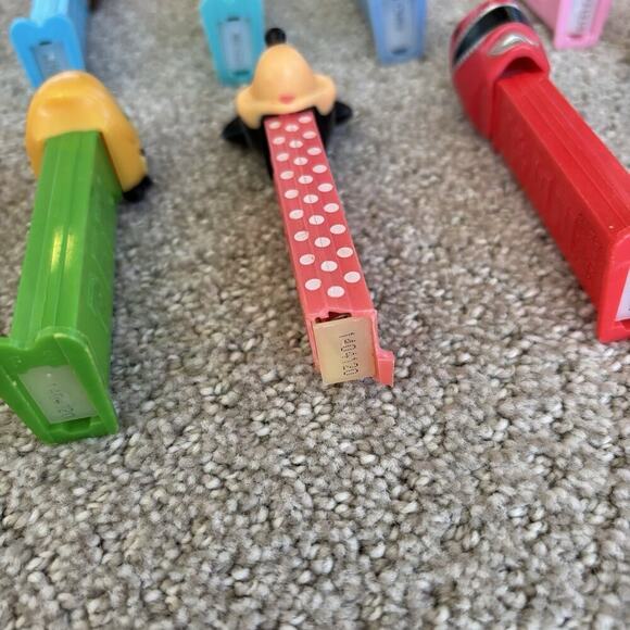 LOT OF PEZ DISPENSERS DISNEY, STAR WARS, SEASONAL + - Picture 7 of 9